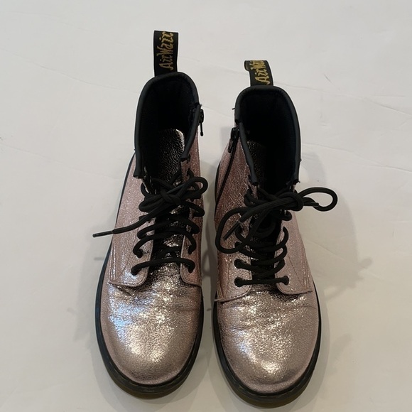 Dr. Martens 1460J shiny rose pink pascal 8eye leather boots 5 - Picture 2 of 9